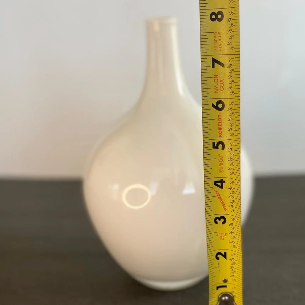 IKEA MODERNIST WHITE VASE HAND BLOWN GLASS 21802 BEAUTIFUL PIECE 8”